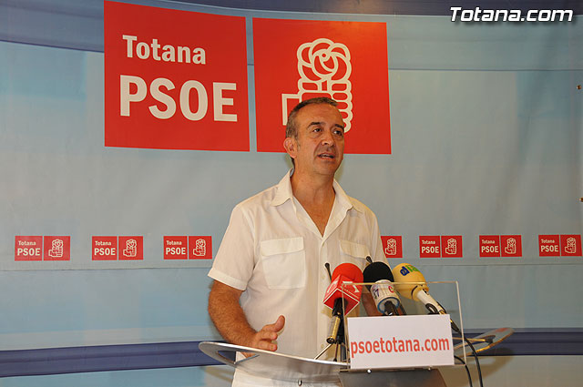 El secretario general de los socialistas totaneros,  Juan Fco. Otálora, en una foto de archivo / Totana.com 