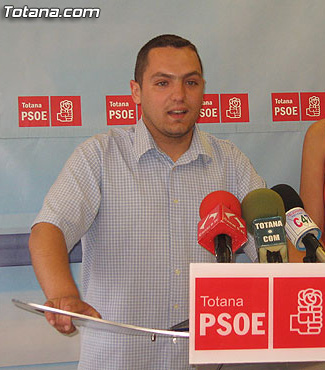 El secretario de Política Territorial de Juventudes Socialistas de Totana, Antonio Martínez Baena, en una foto de archivo / Totana.com
