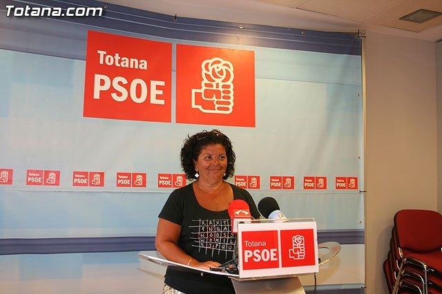 Lola Cano en la rueda de prensa ofrecida hoy / Totana.com