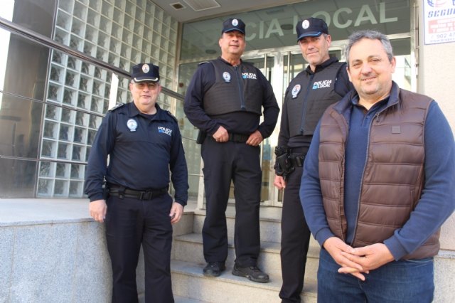 La Policía Local dispone ya de los 40 nuevos chalecos personales de protección antibalas y antipunzón