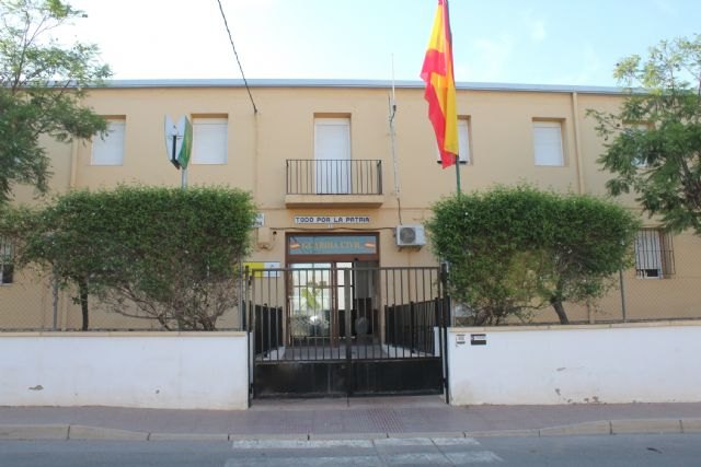 La Guardia Civil auxilia a una madre que acudió con su niño gravemente herido al cuartel de Totana