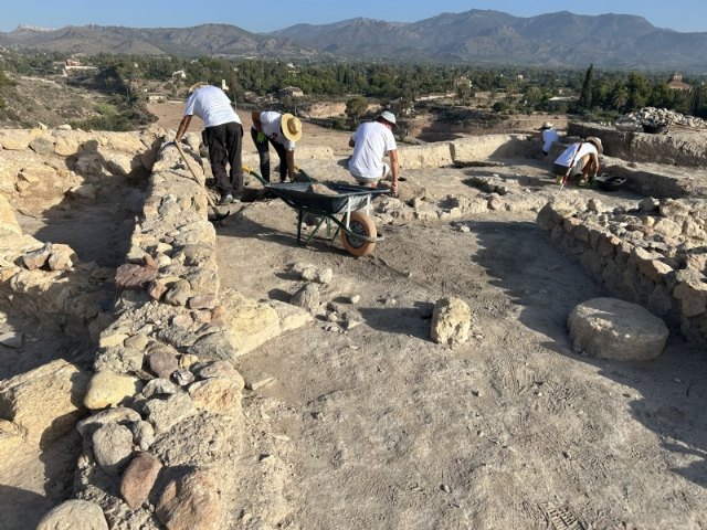 Aprueban el convenio con la Asociación Kalathos para continuar las actuaciones de excavación, estudio y restauración en el yacimientos Las Cabezuelas